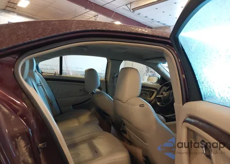 2011 Ford Taurus Limited z USA, uszkodzony, nr VIN 1FAHP2FW5BG110614